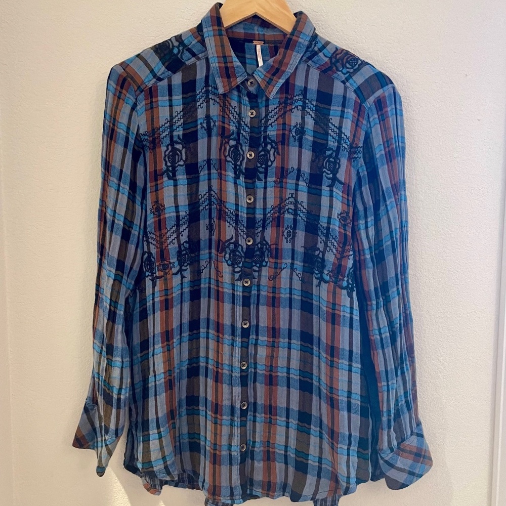NWOT FREE PEOPLE Year-Round Light-Weight Gauze-Flannel Embroidered Top